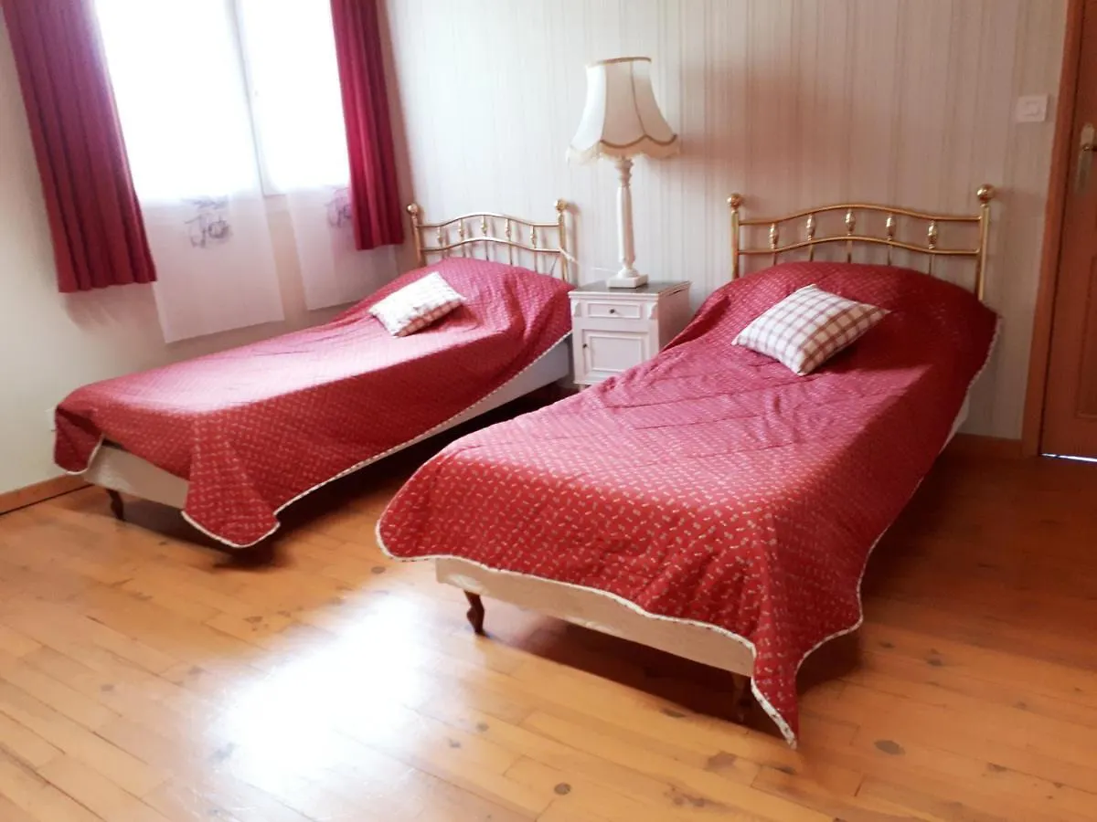 Chambres D'Hotes La Noyeraie Izeron 0*,  Frankrijk