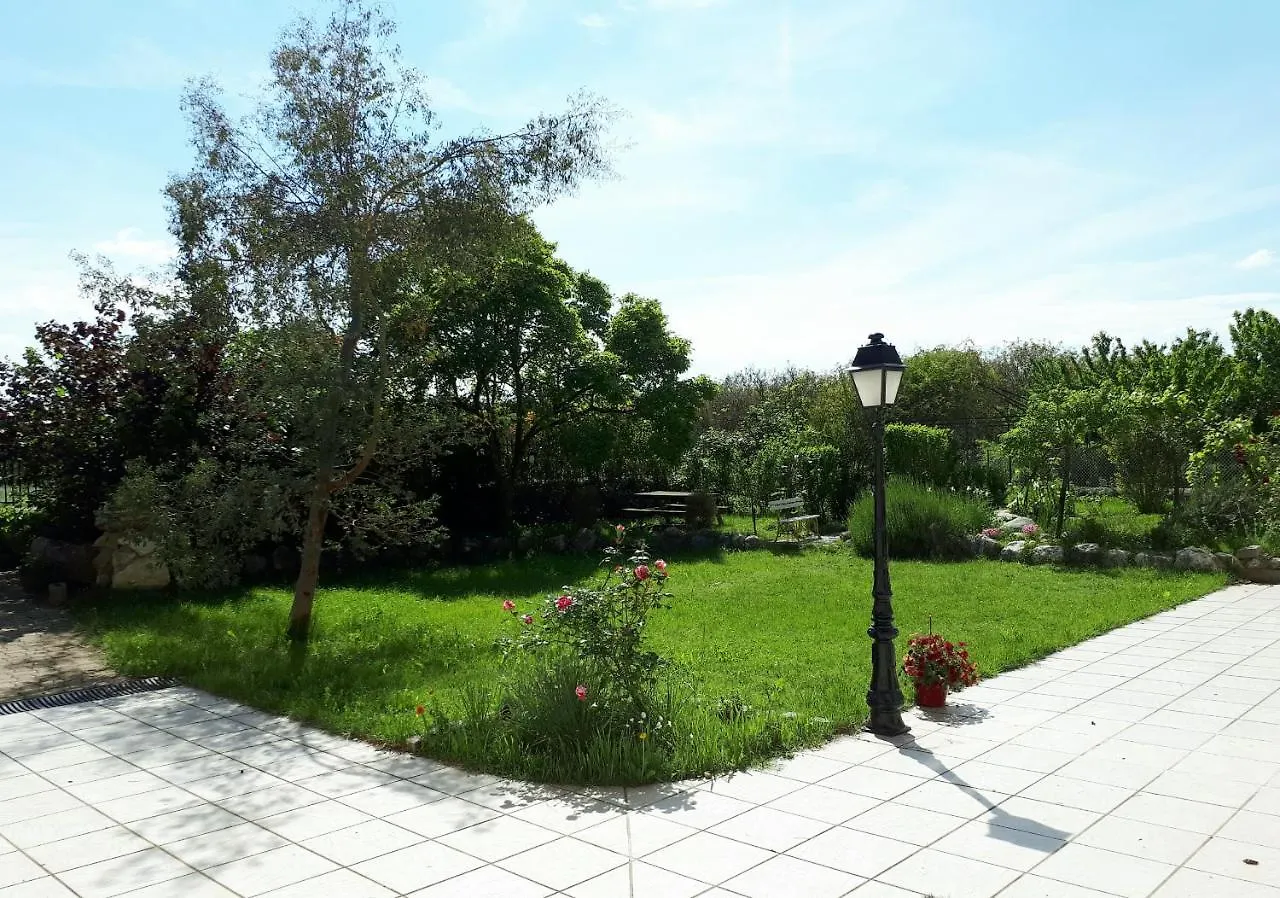 B&B Chambres D'Hotes La Noyeraie Izeron